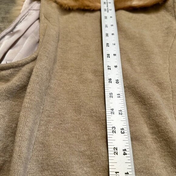 LINE & DOT Fur Vest Size Small in Beige Belted Rabbit Fur Shawl Collar - Picture 8 of 10